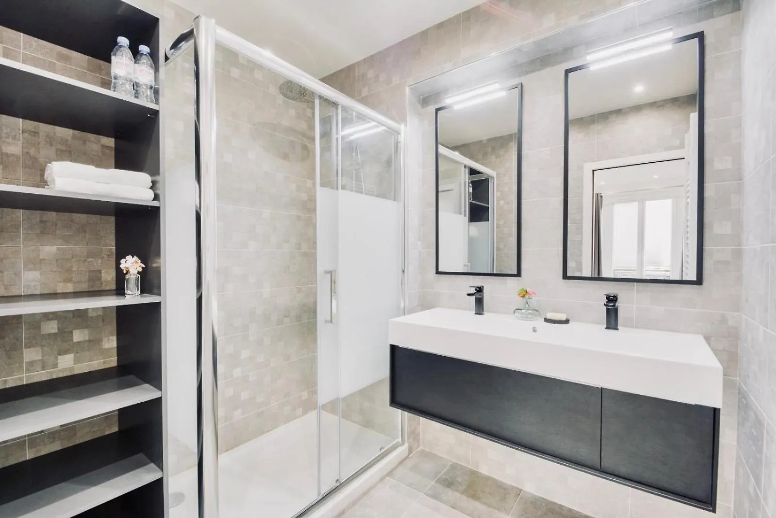 Appartement Elegance Contemporaine Sublime 3 Chambres Impeccablement Agencees Parijs